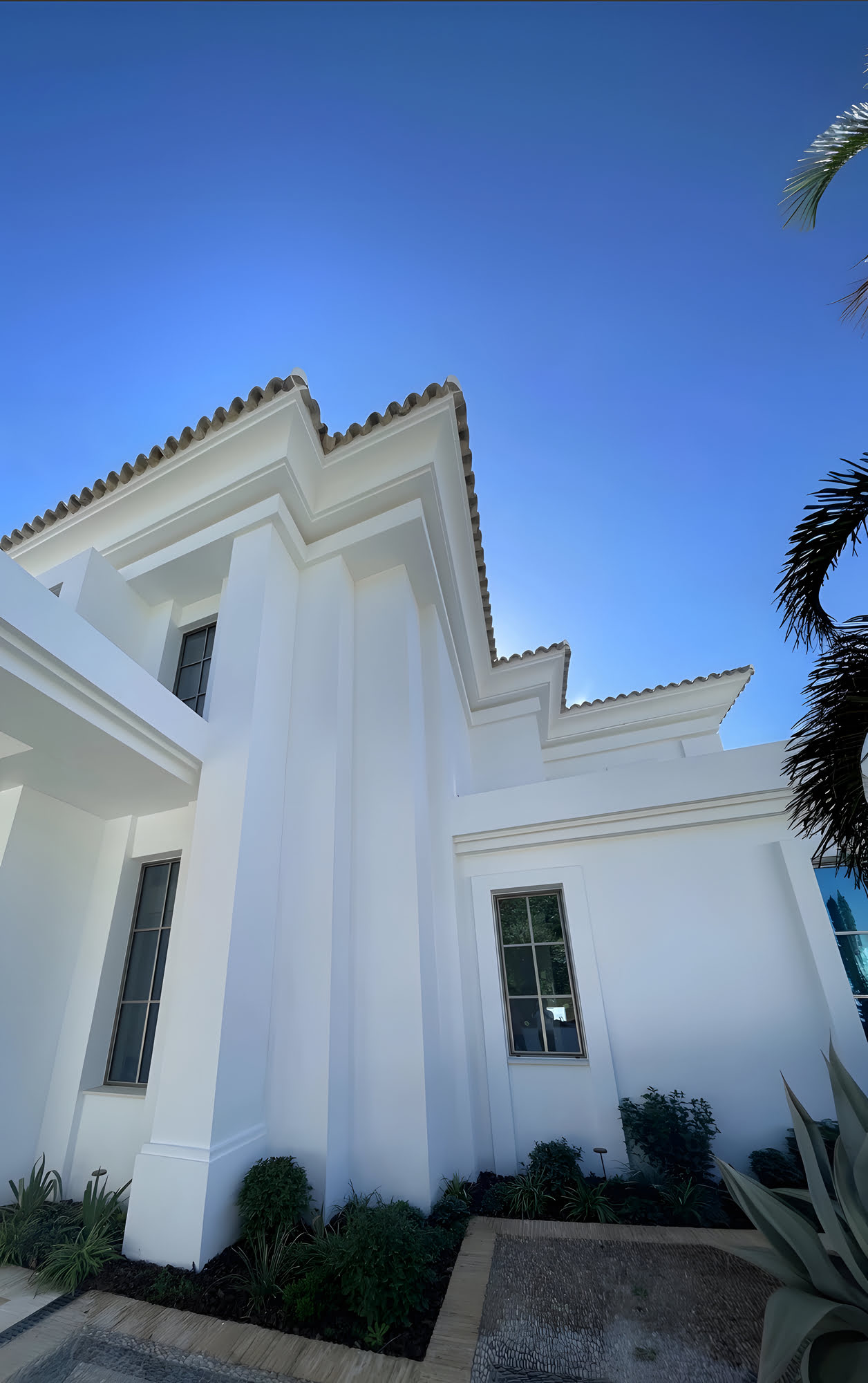 Elegant garden path leading to the main entrance of VILLA DIVA