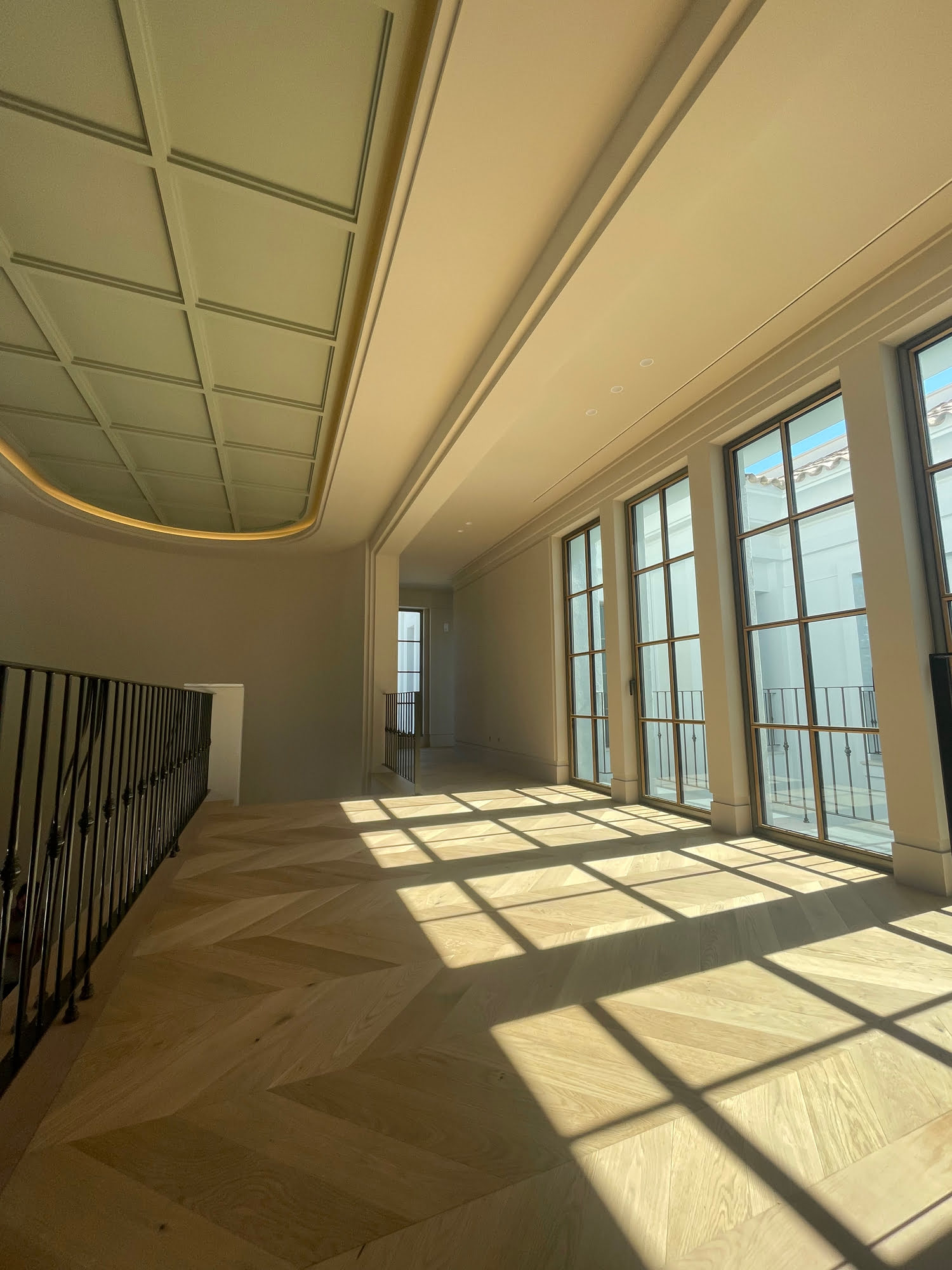 View of VILLA DIVA's side wing with covered outdoor seating area