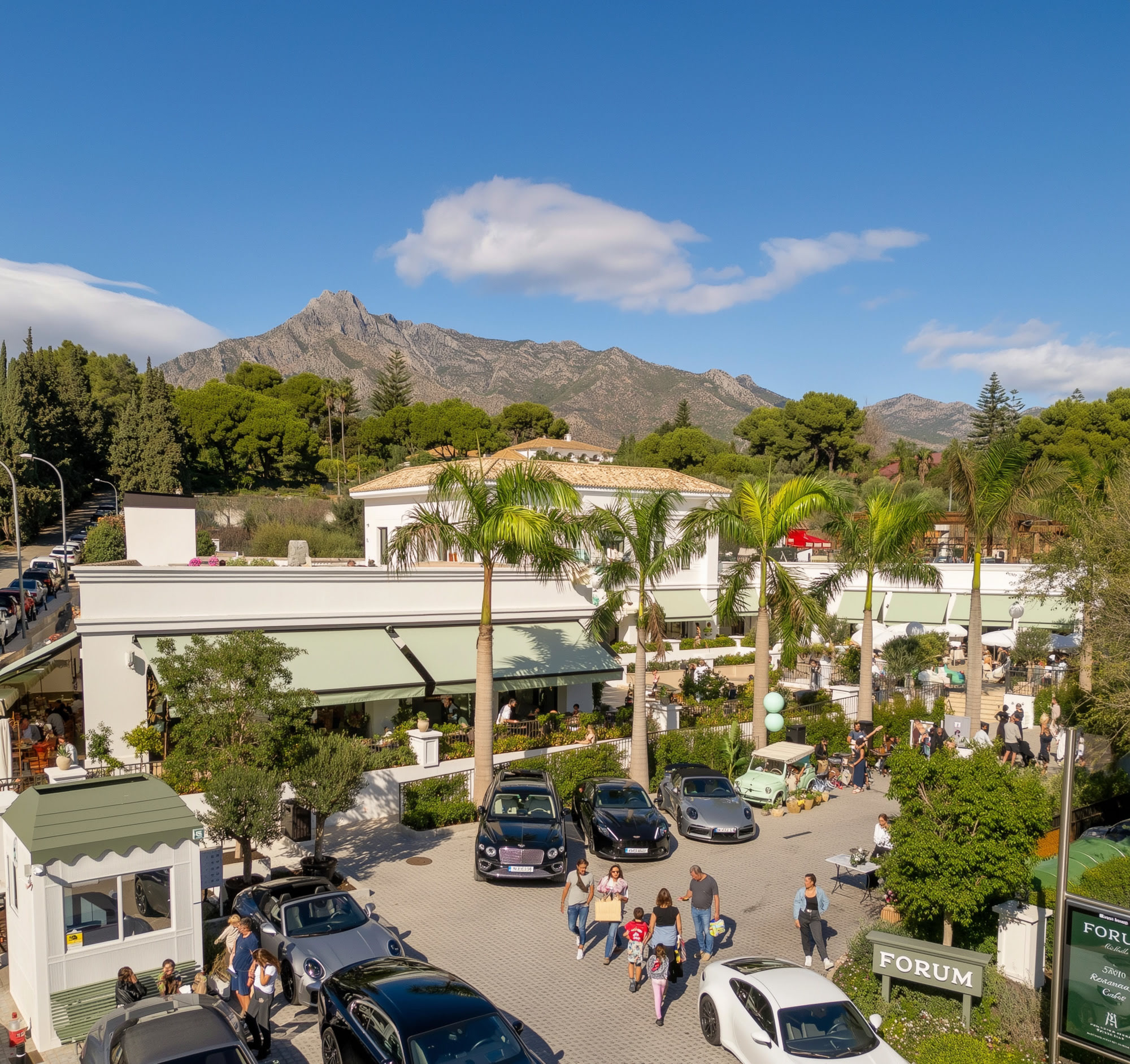 FORUM Marbella – shopping center with palm trees and views of La Concha
