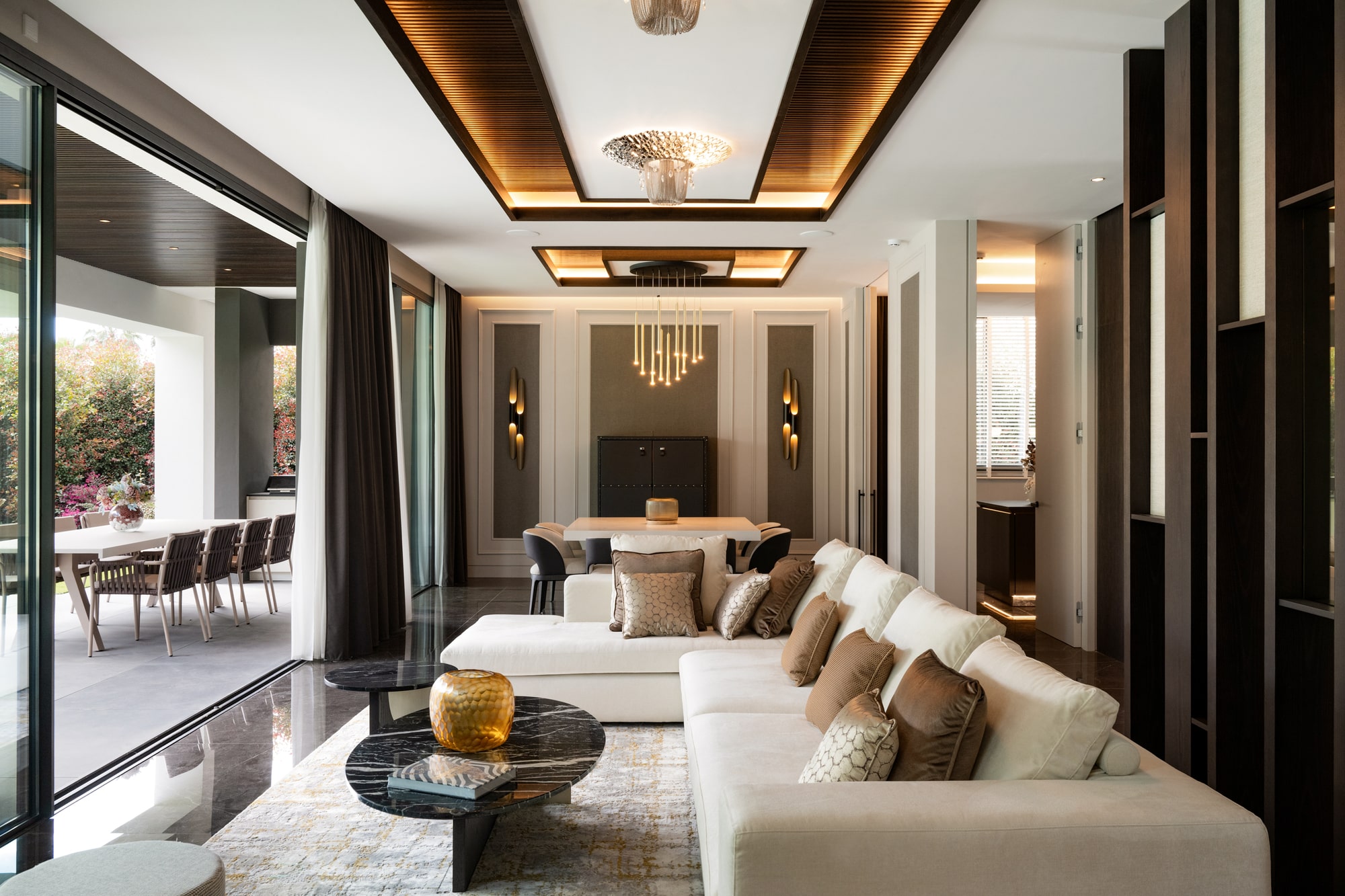 Shaded terrace for summer relaxation in VILLA VELÁZQUEZ